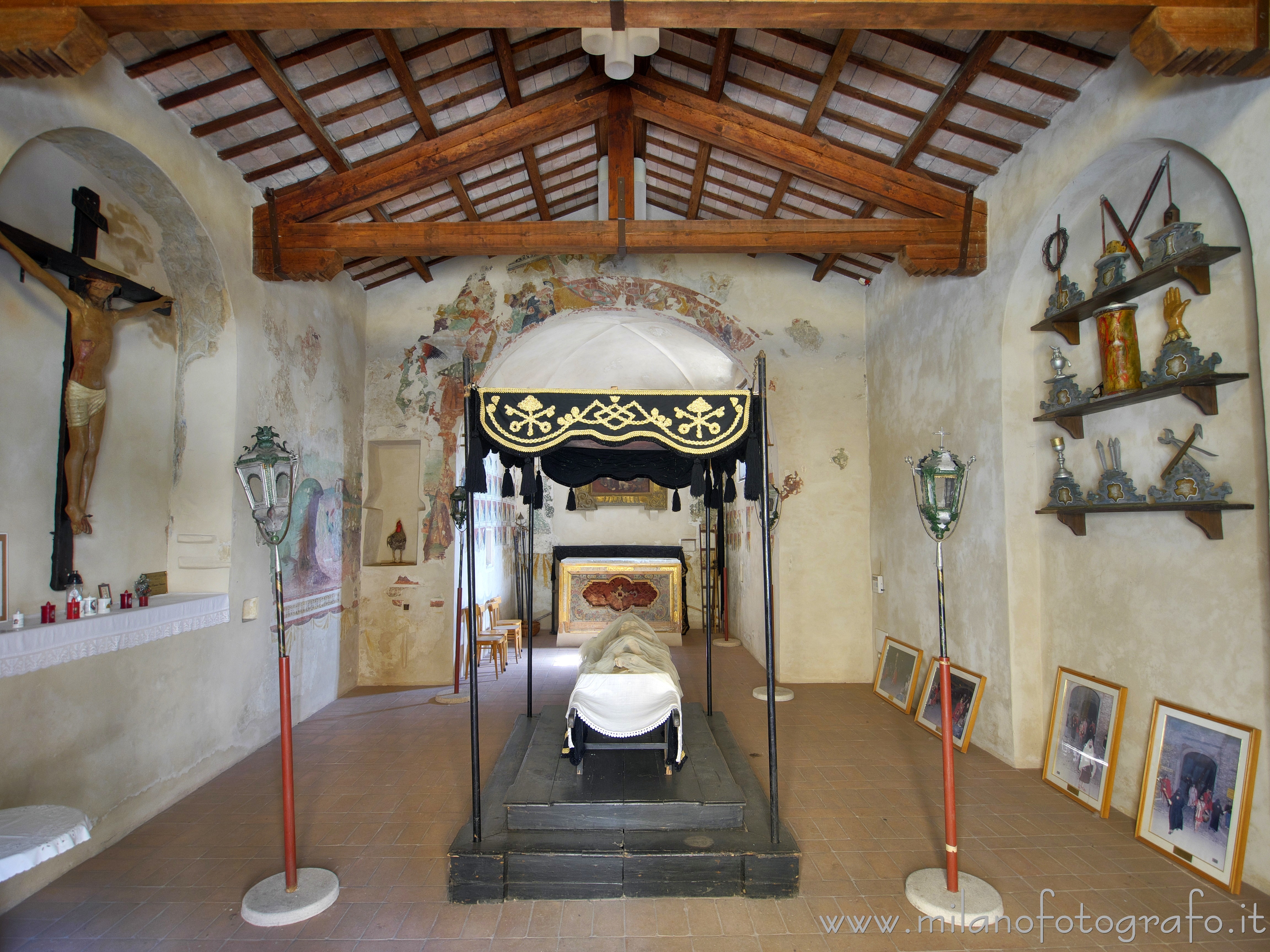 Montefiore Conca (Rimini) - Interno della Chiesa dell’Ospedale della Misericordia - Foto a piena risoluzione